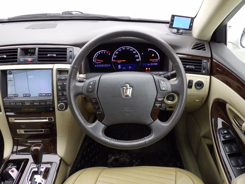 TOYOTA CROWN