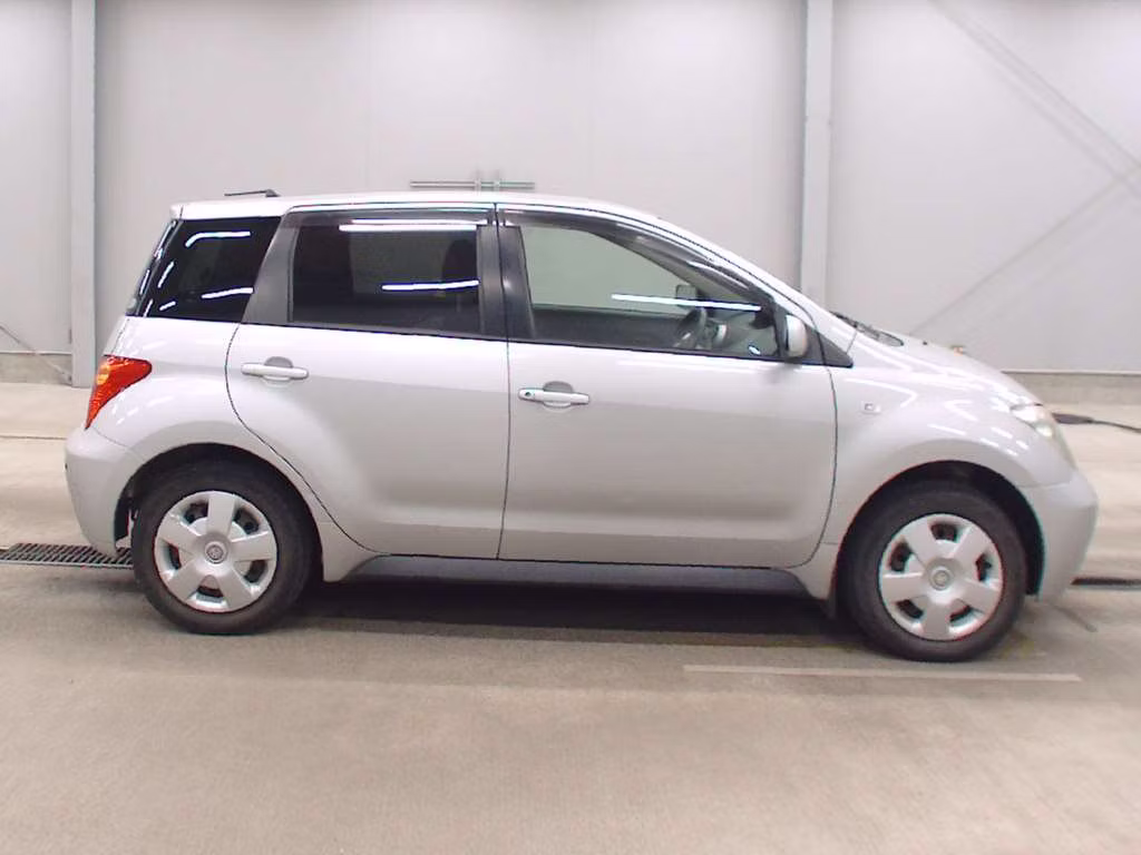 TOYOTA IST