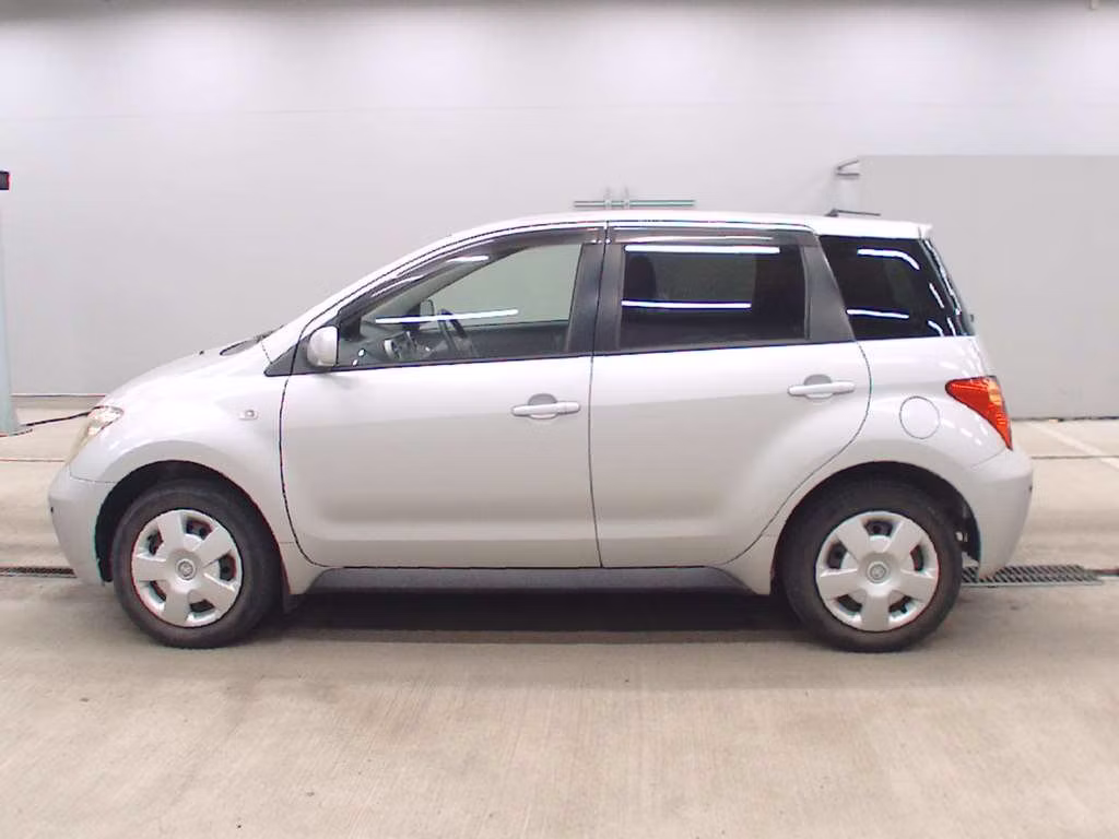 TOYOTA IST