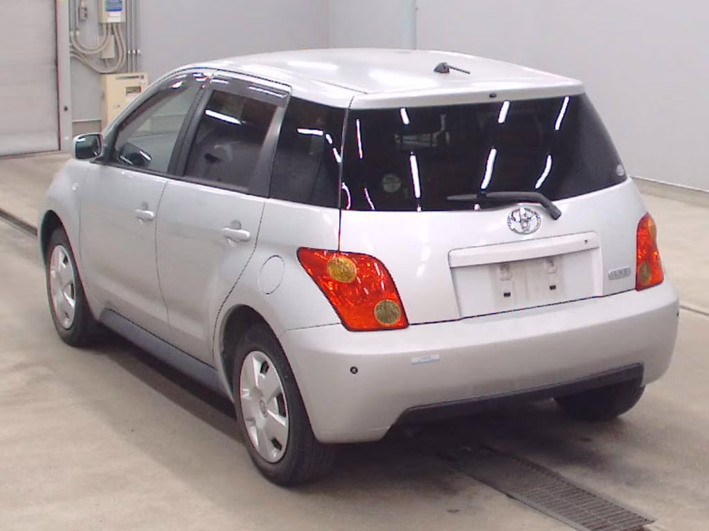 TOYOTA IST