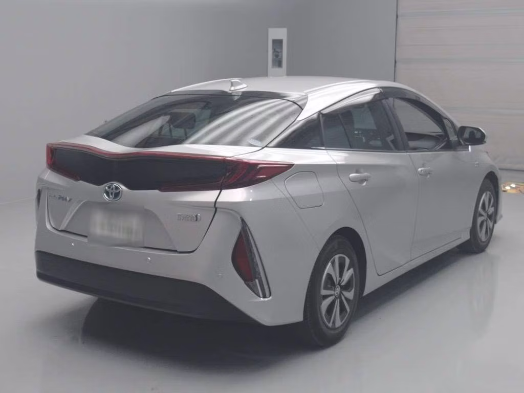 TOYOTA PRIUS PHV
