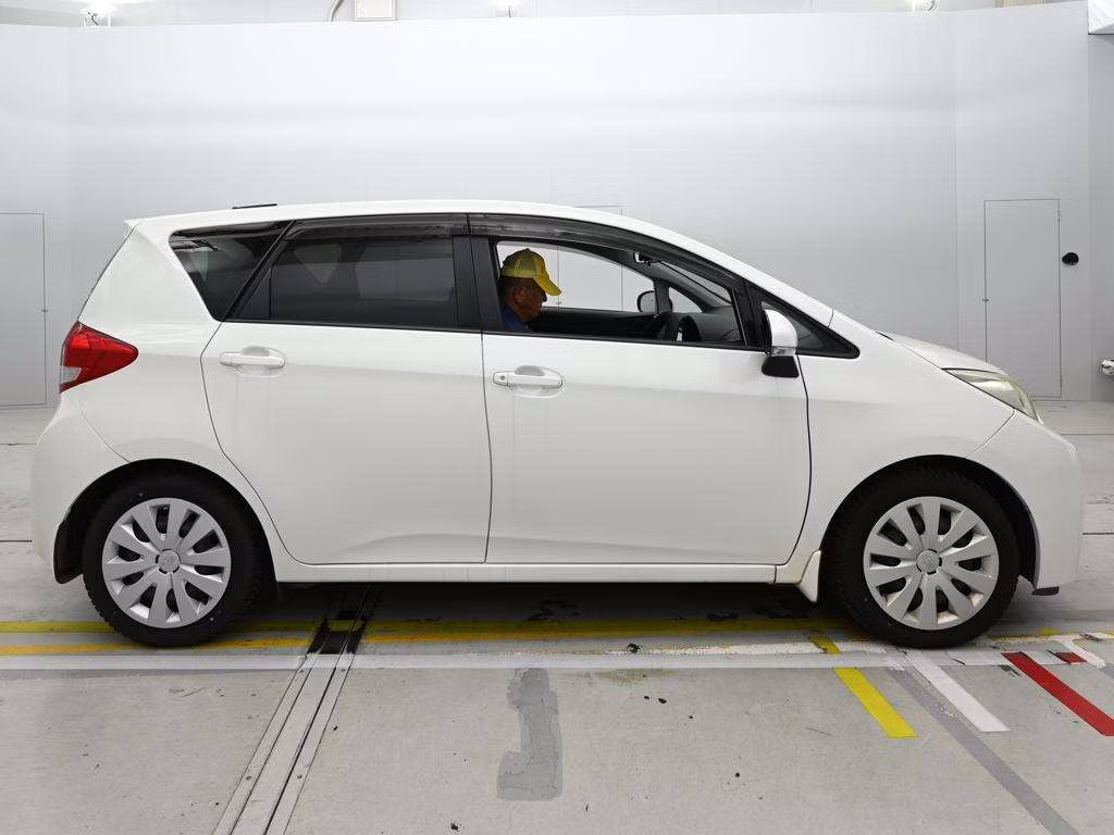 SUBARU TREZIA