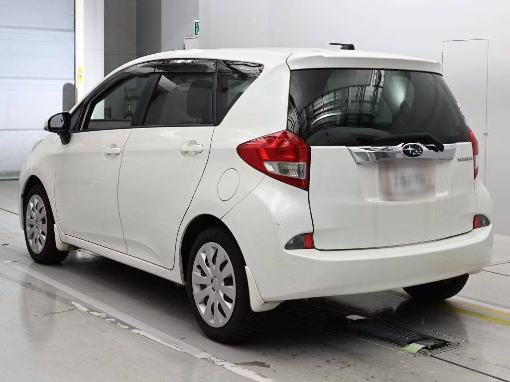 SUBARU TREZIA