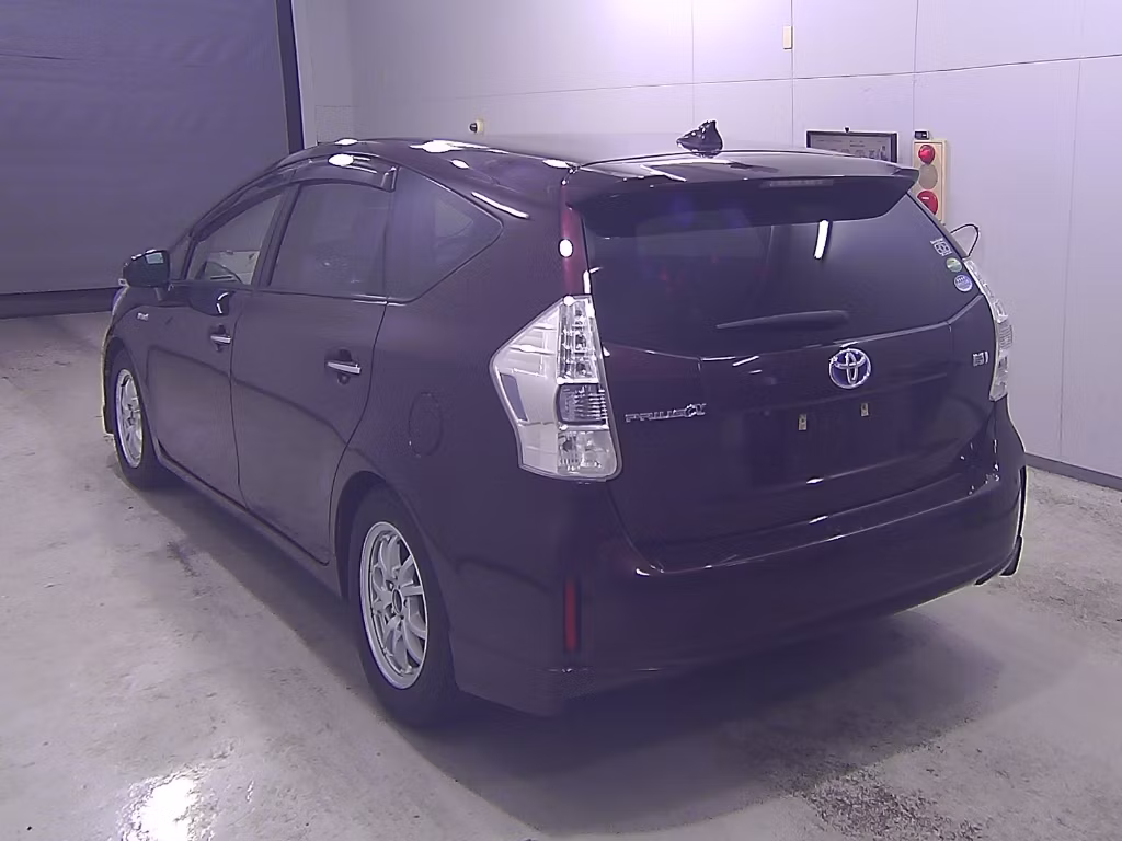 TOYOTA PRIUS ALPHA