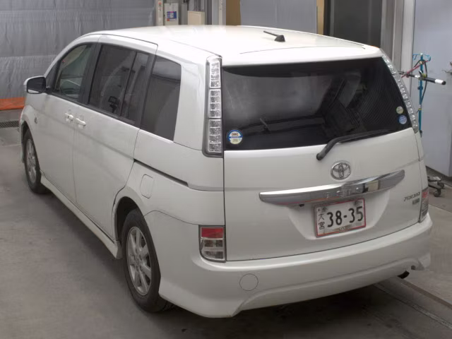 TOYOTA ISIS