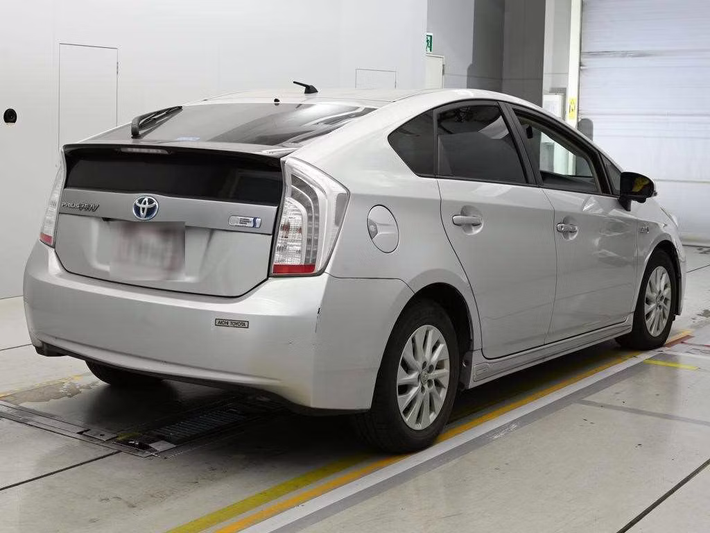 TOYOTA PRIUS PHV