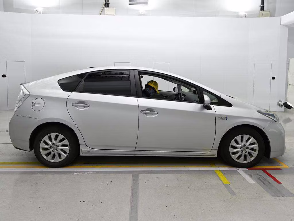 TOYOTA PRIUS PHV