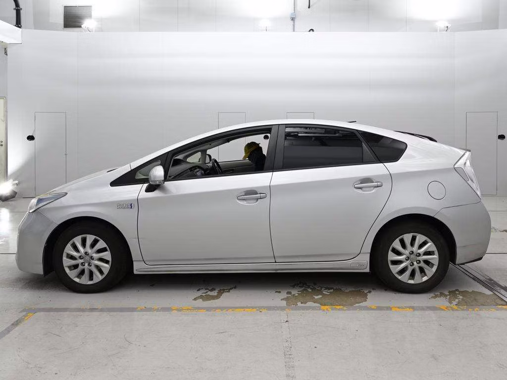 TOYOTA PRIUS PHV