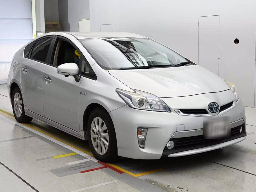 TOYOTA PRIUS PHV