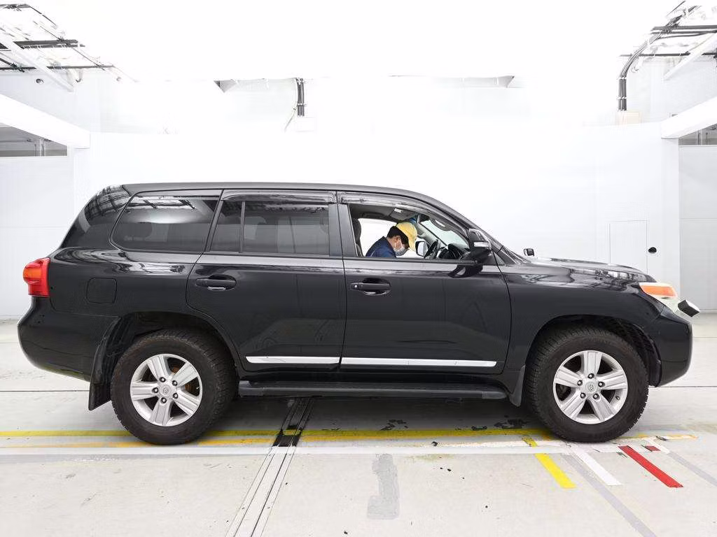 TOYOTA LAND CRUISER