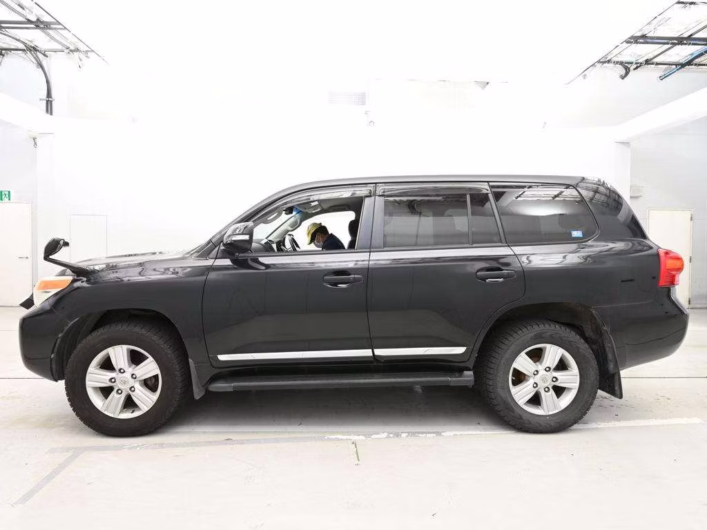 TOYOTA LAND CRUISER