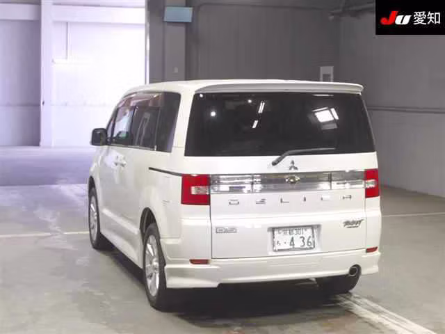 MITSUBISHI DELICA D:5