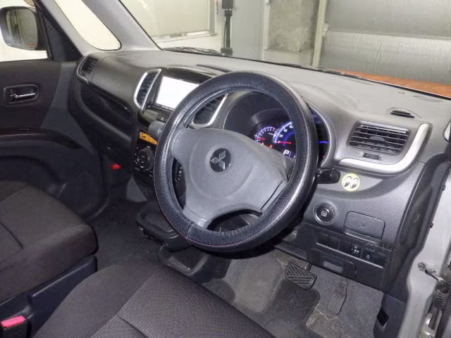 MITSUBISHI DELICA D:2