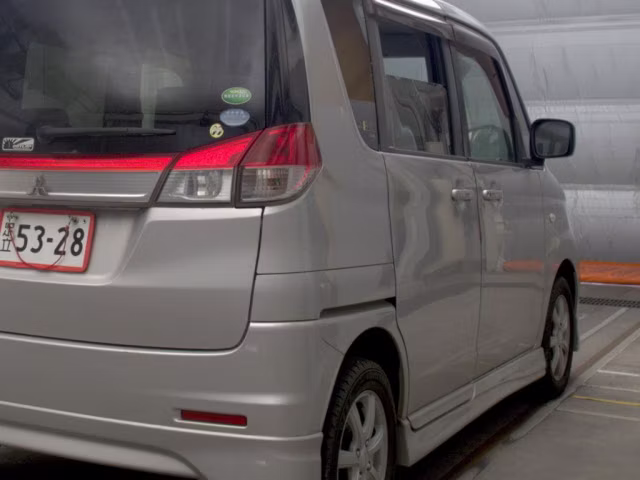 MITSUBISHI DELICA D:2