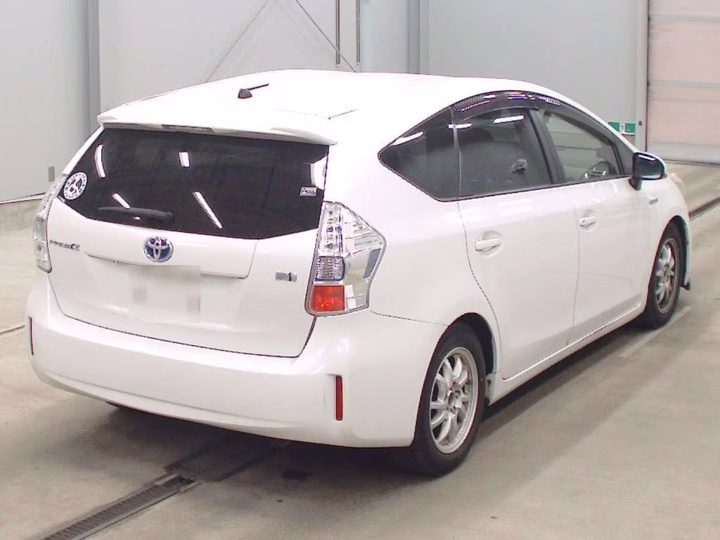 TOYOTA PRIUS ALPHA