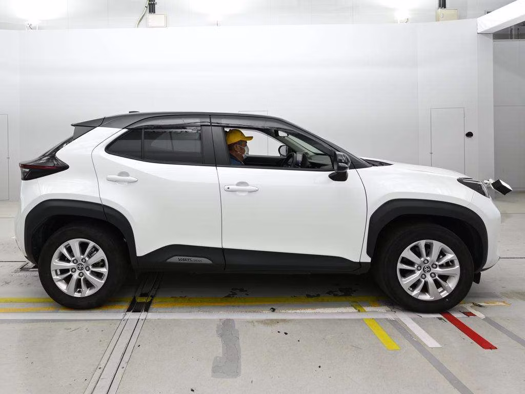 TOYOTA YARIS CROSS