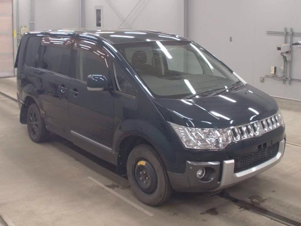 MITSUBISHI DELICA D:5
