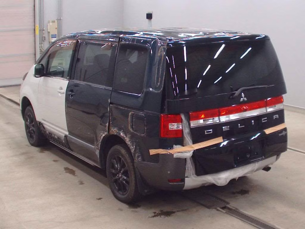 MITSUBISHI DELICA D:5