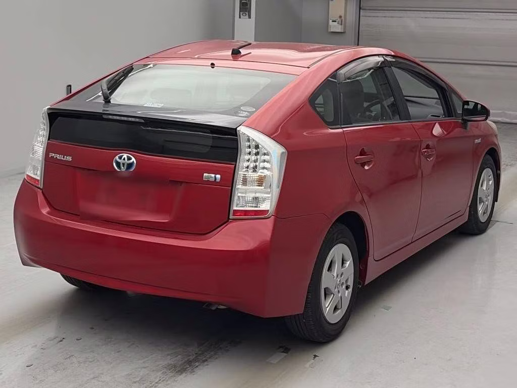 TOYOTA PRIUS