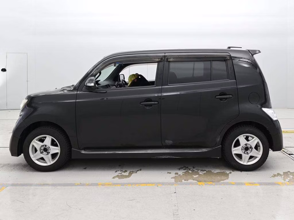 TOYOTA BB