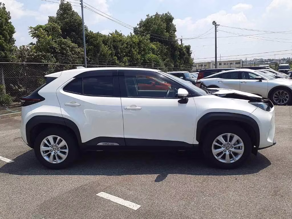 TOYOTA YARIS CROSS