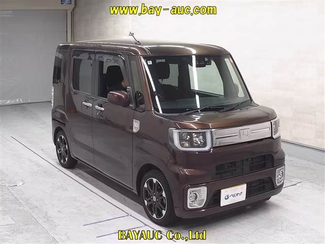 DAIHATSU WAKE