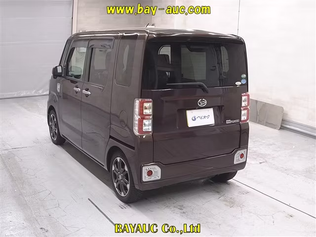 DAIHATSU WAKE