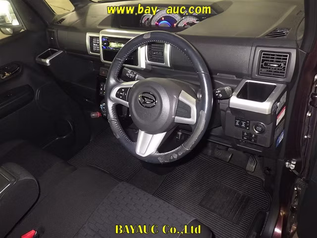 DAIHATSU WAKE
