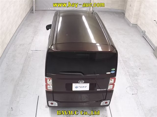 DAIHATSU WAKE