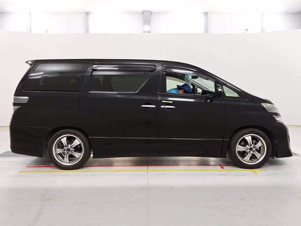 TOYOTA VELLFIRE