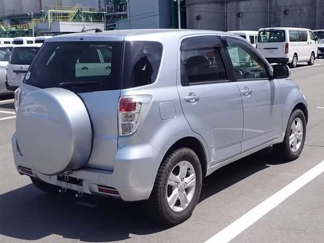 TOYOTA RUSH