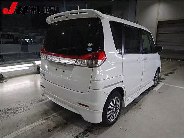 MITSUBISHI DELICA D:2