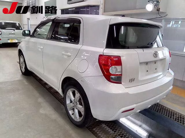 TOYOTA IST