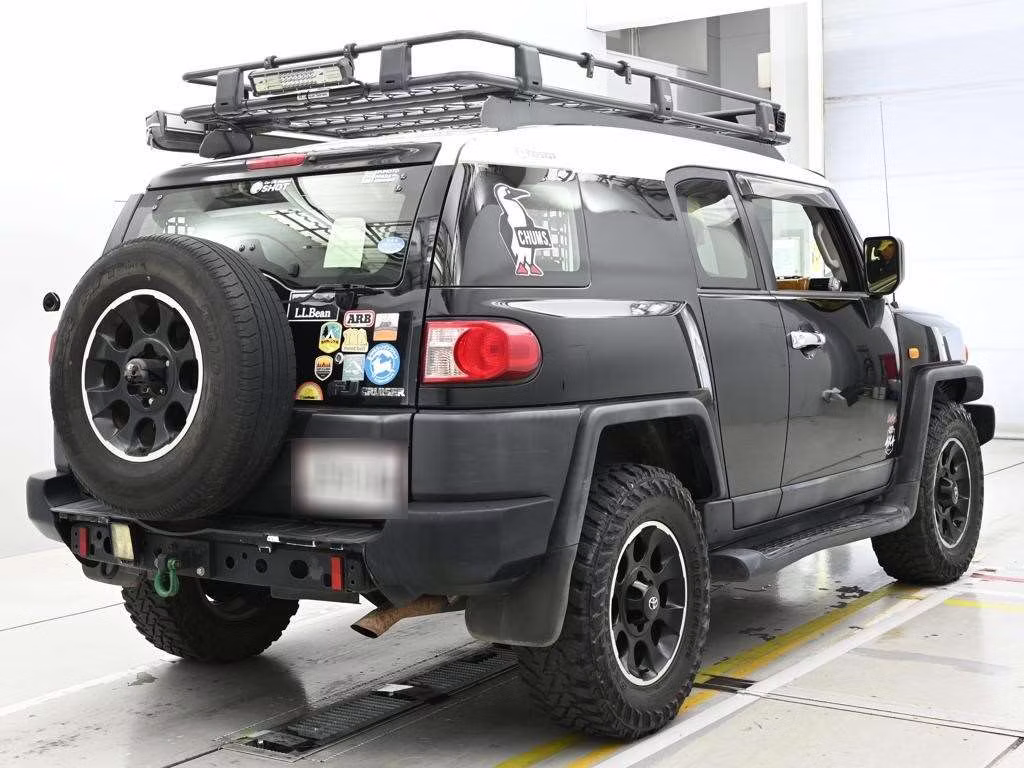 TOYOTA FJ CRUISER