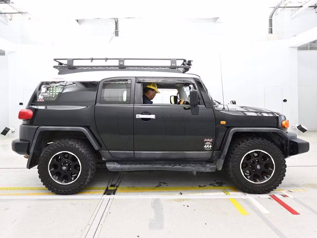 TOYOTA FJ CRUISER