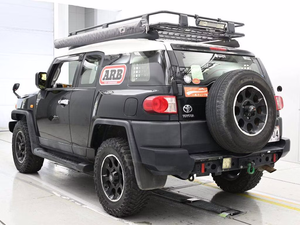 TOYOTA FJ CRUISER