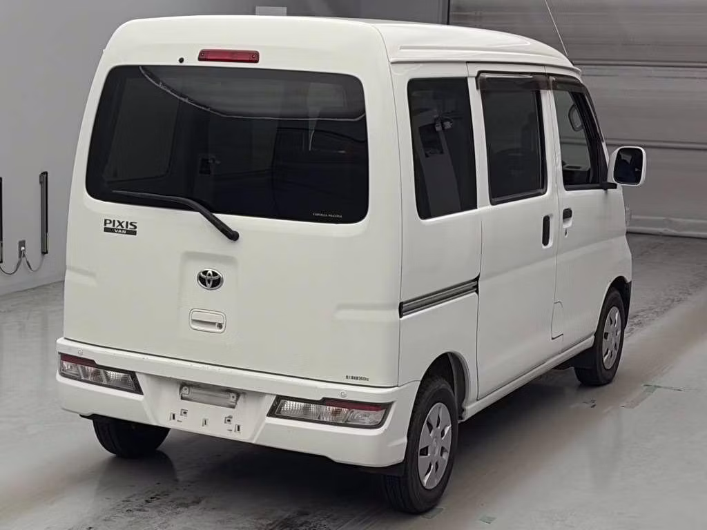 TOYOTA PIXIS VAN