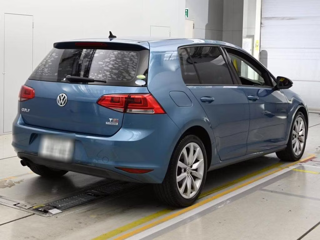 VOLKSWAGEN GOLF