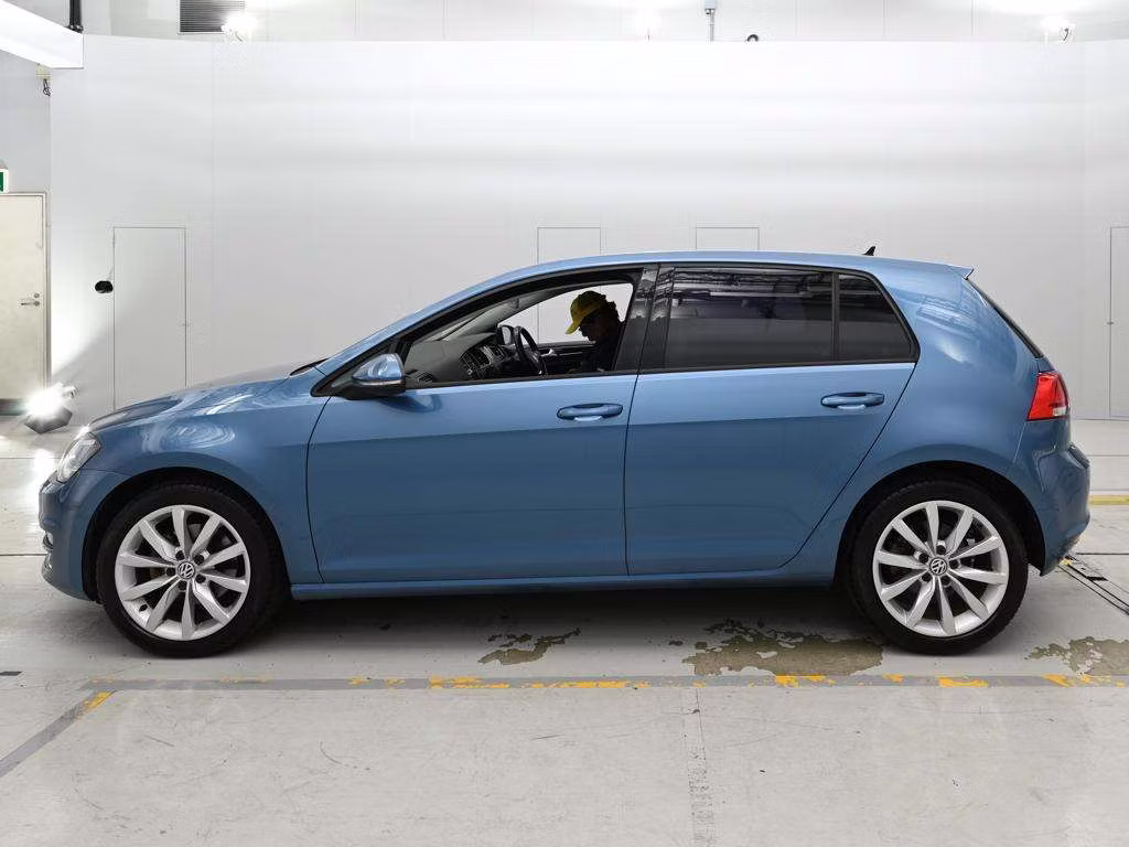 VOLKSWAGEN GOLF
