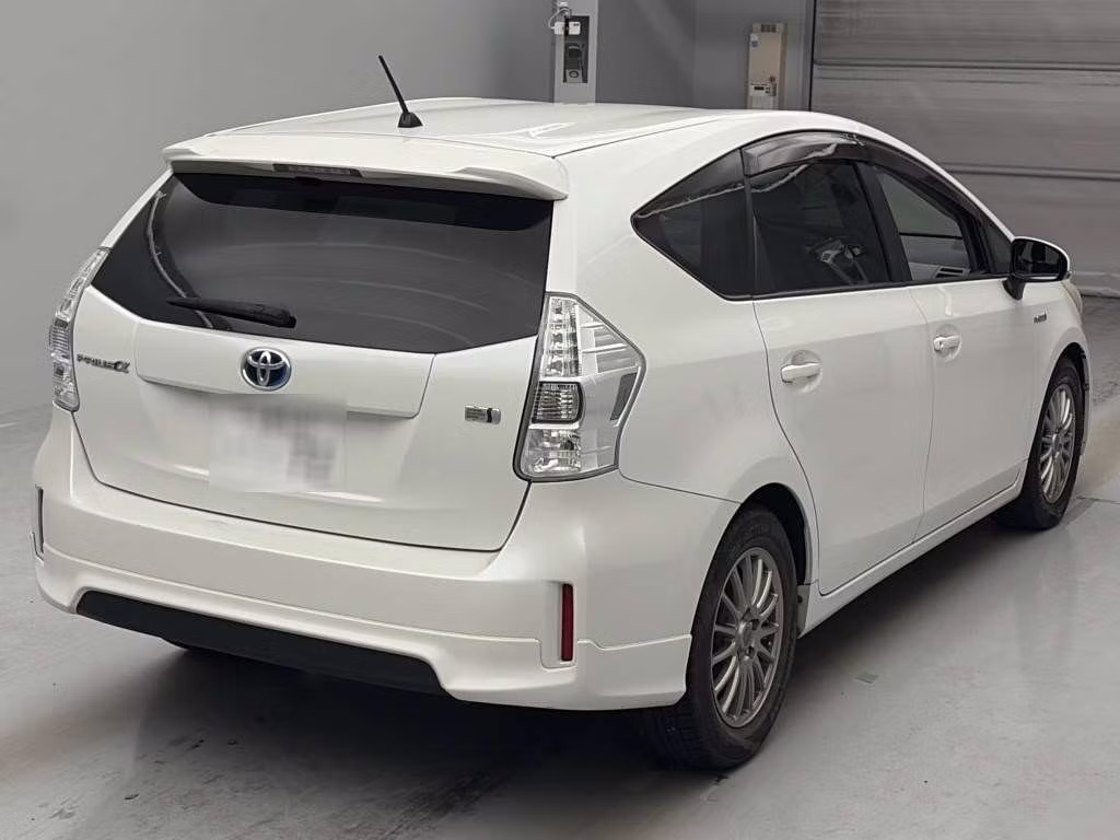 TOYOTA PRIUS ALPHA