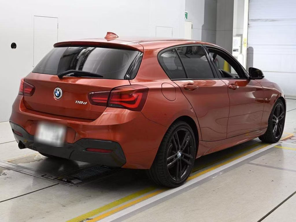 BMW 1-SERIES