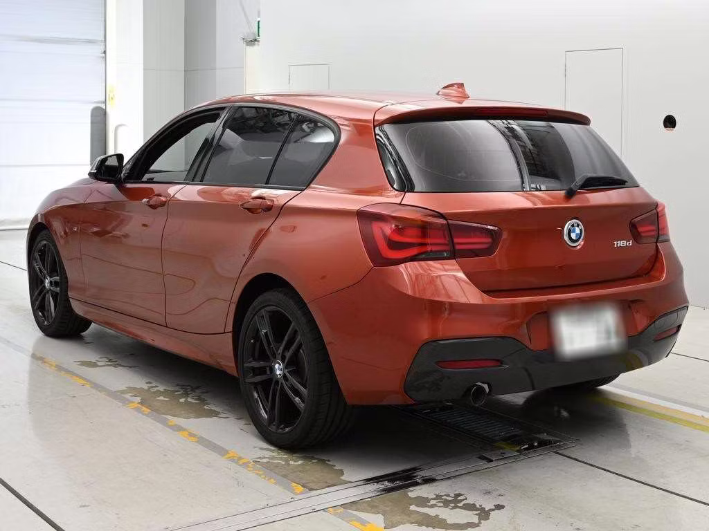 BMW 1-SERIES