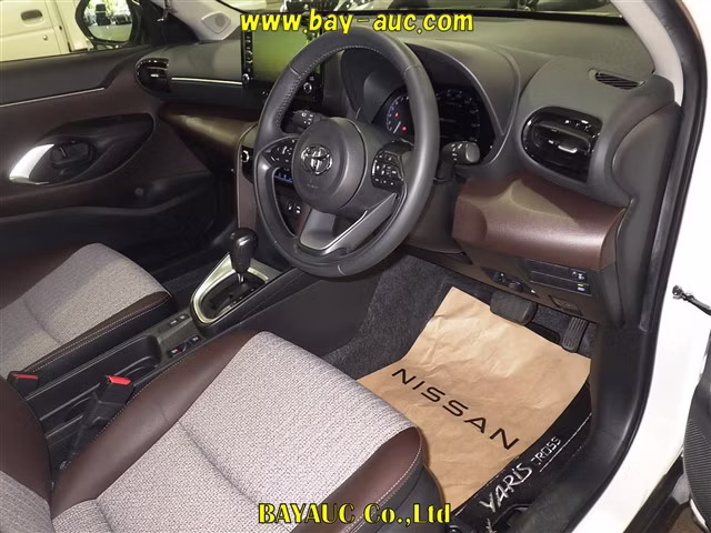 TOYOTA YARIS CROSS
