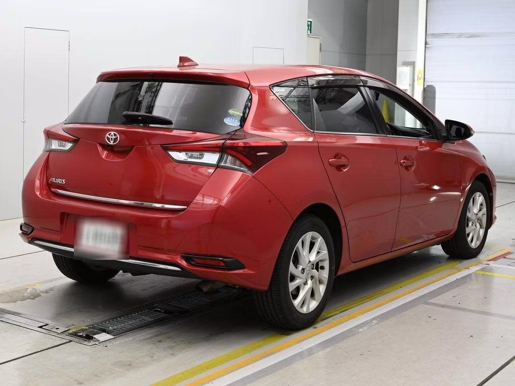 TOYOTA AURIS