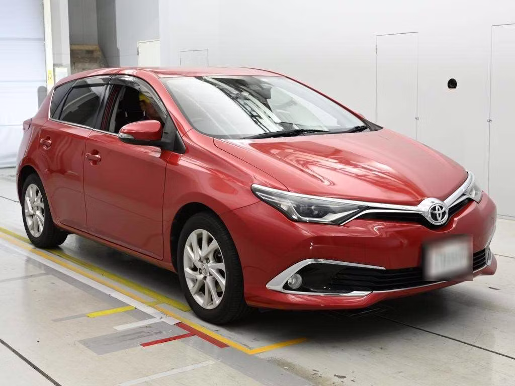 TOYOTA AURIS