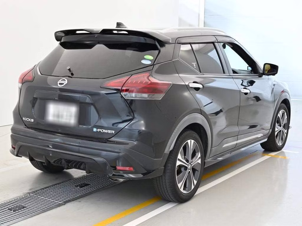 NISSAN KICKS