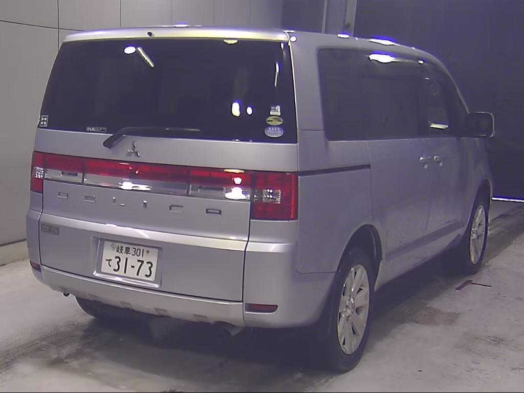 MITSUBISHI DELICA D:5