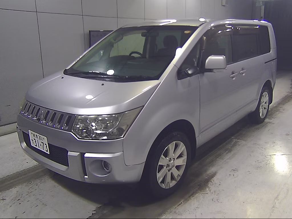 MITSUBISHI DELICA D:5