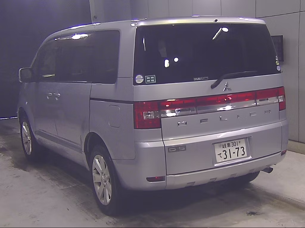 MITSUBISHI DELICA D:5