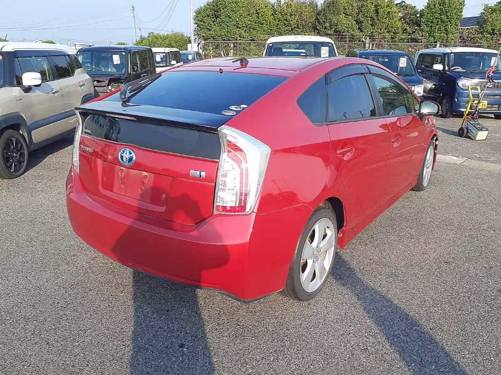 TOYOTA PRIUS